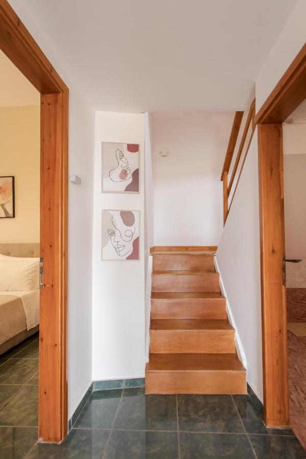 Themis City Apartment Kíssamos Esterno foto